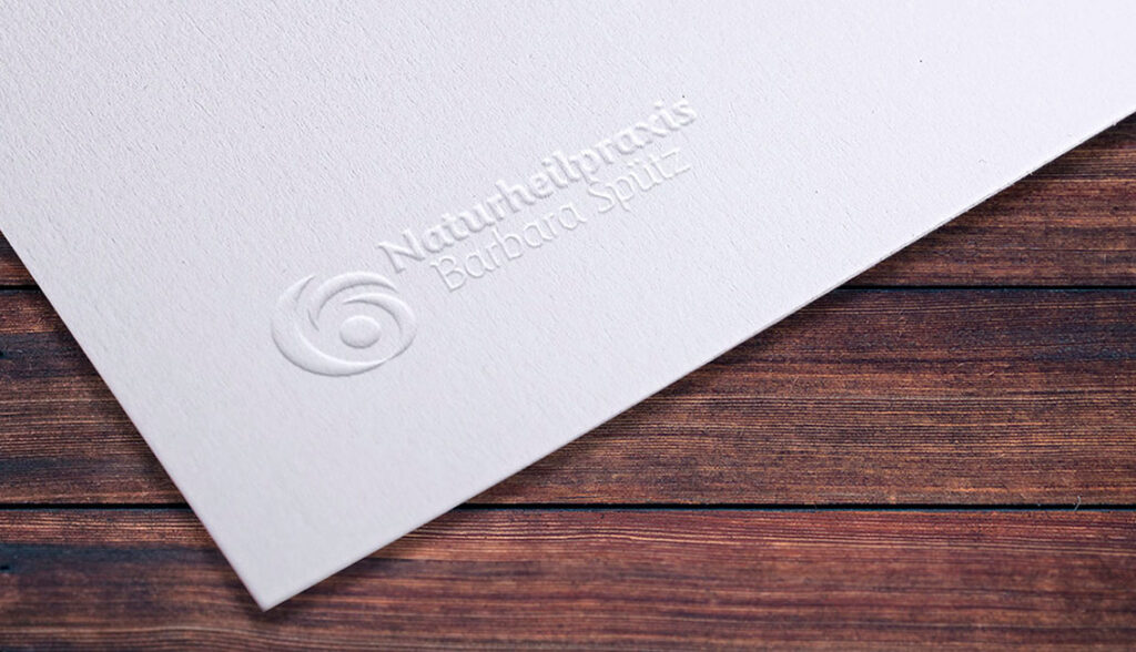 geprägtes Logo für Heilpraktikerin
